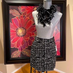 NWT | Nautica | Lovely B&W Patterned Skirt | ~ 18” long
